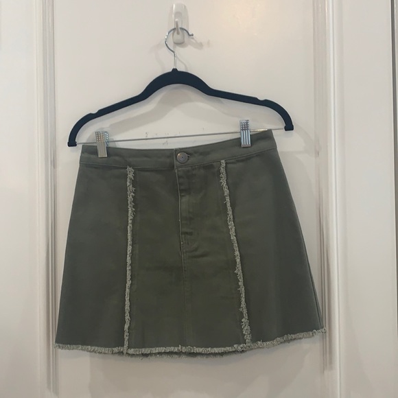 BCBGENERATION Frayed Denim Mini Skirt olive green - Picture 2 of 5